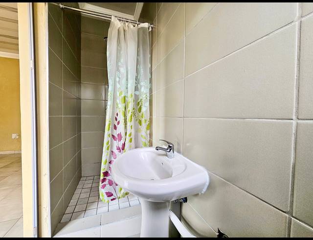 1 bed property to rent in KLOPPERPARK